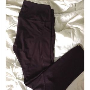 Maroon ankle length workout leggings